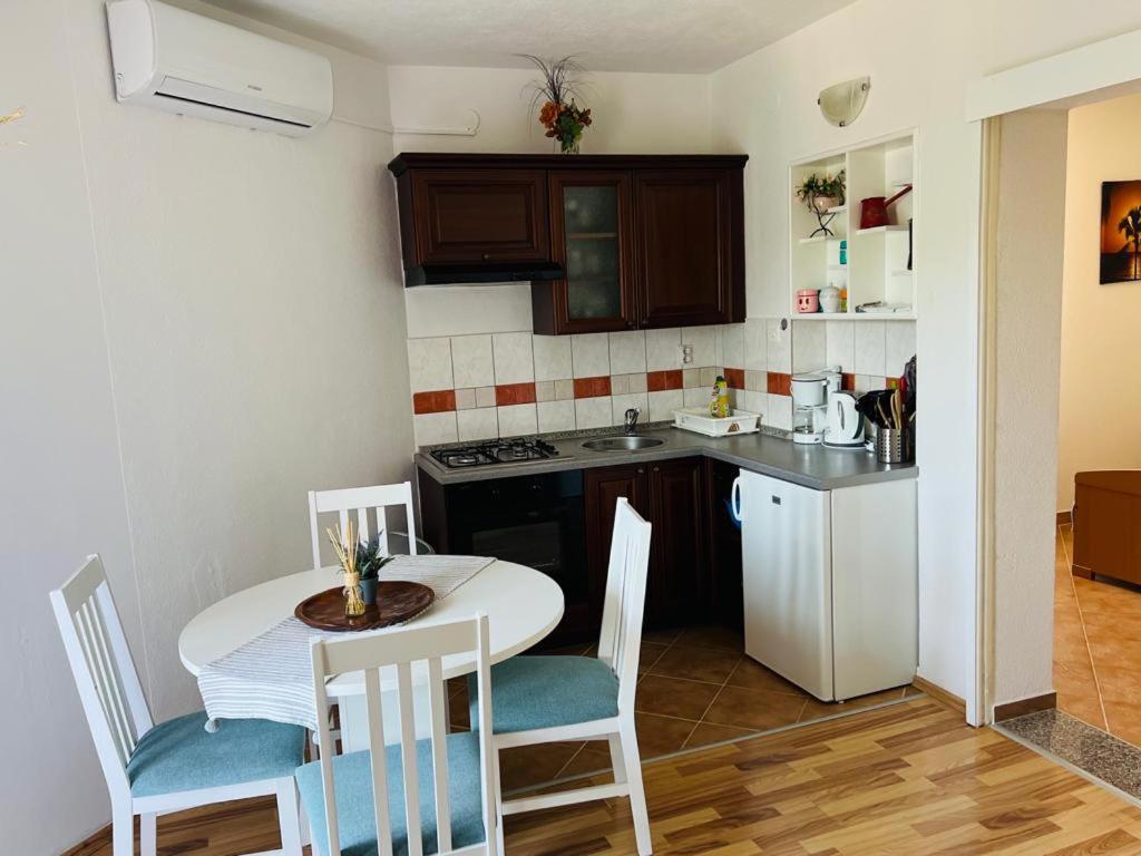Apartments Adela Polje  Oda fotoğraf